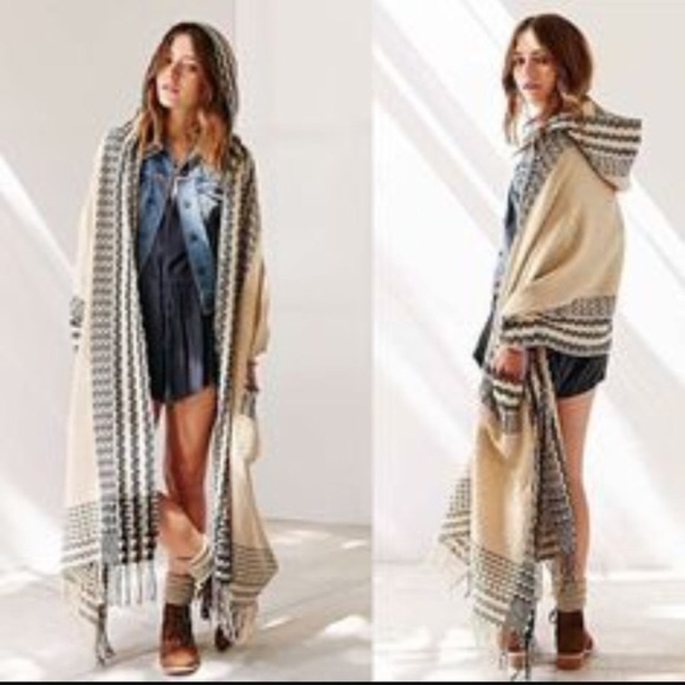 UO Ecote Hooded Shawl Poncho